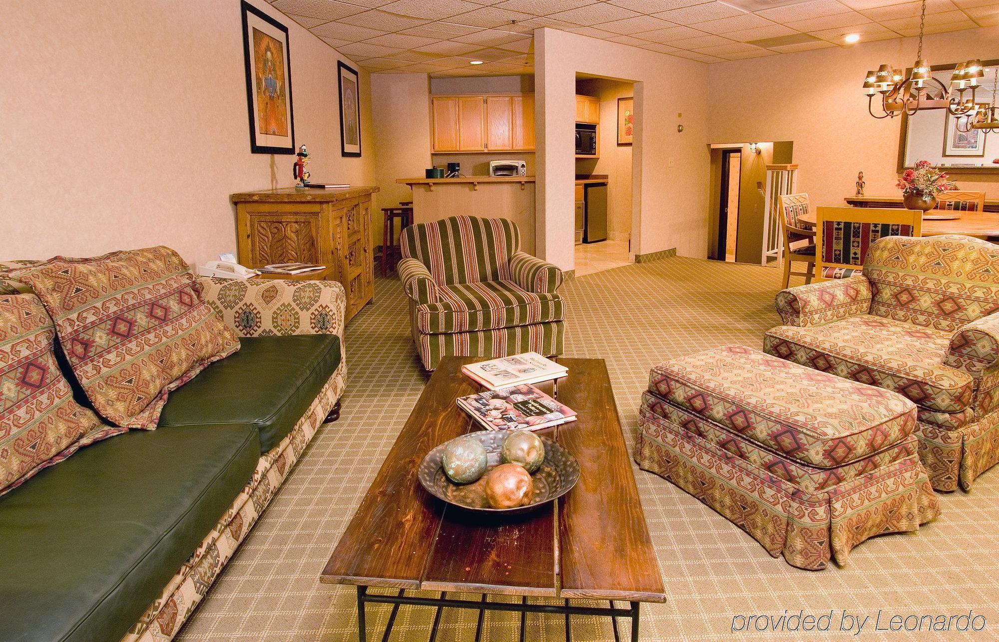 Best Western Plus Scottsdale Thunderbird Suites Beltér fotó
